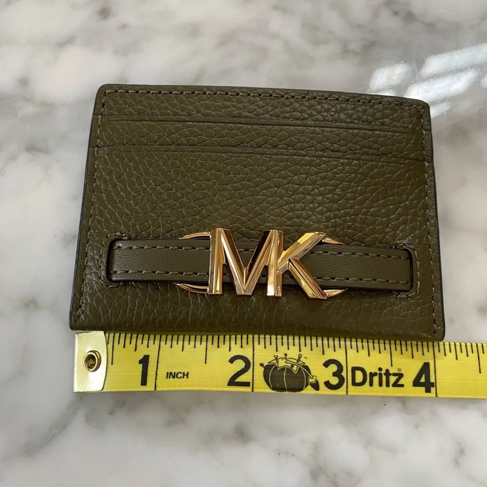 Michael Kors Olive Card Holder